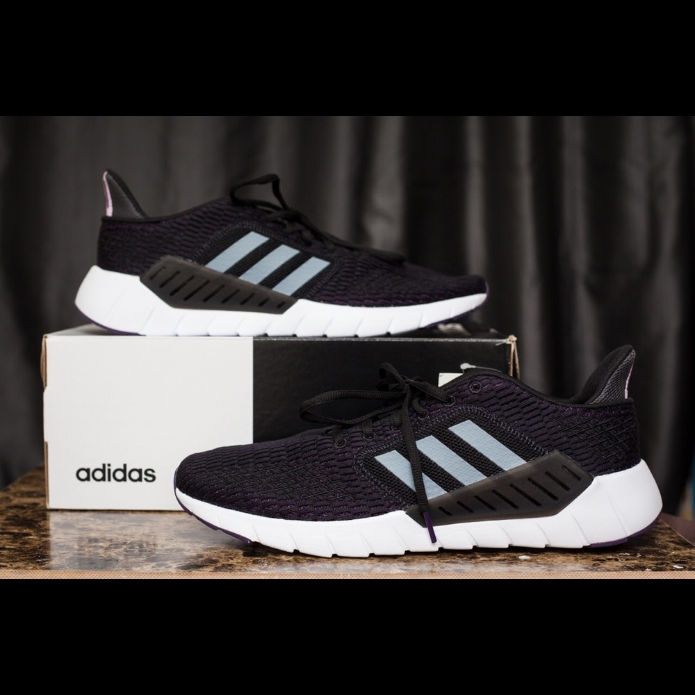 NEW ADIDAS | Women’s Core Black Asweego size 11